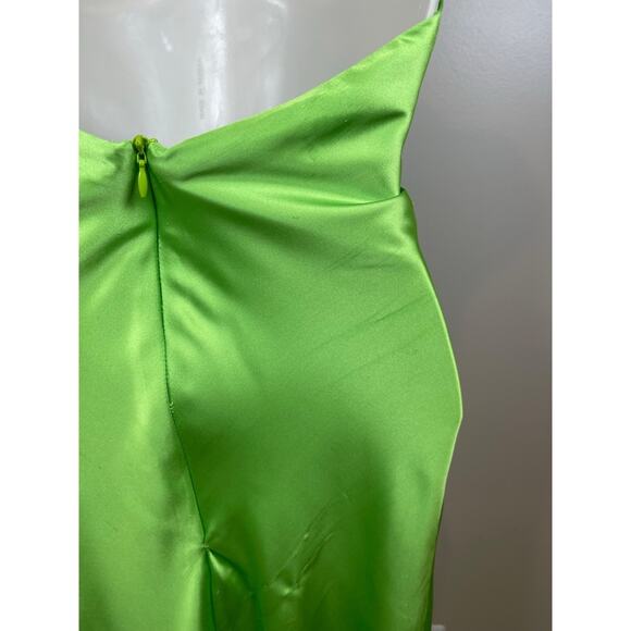 KHANUMS Halter Neck Crystal Embellished Deep V Pear Green Maxi Gown Size XS - Picture 12 of 16